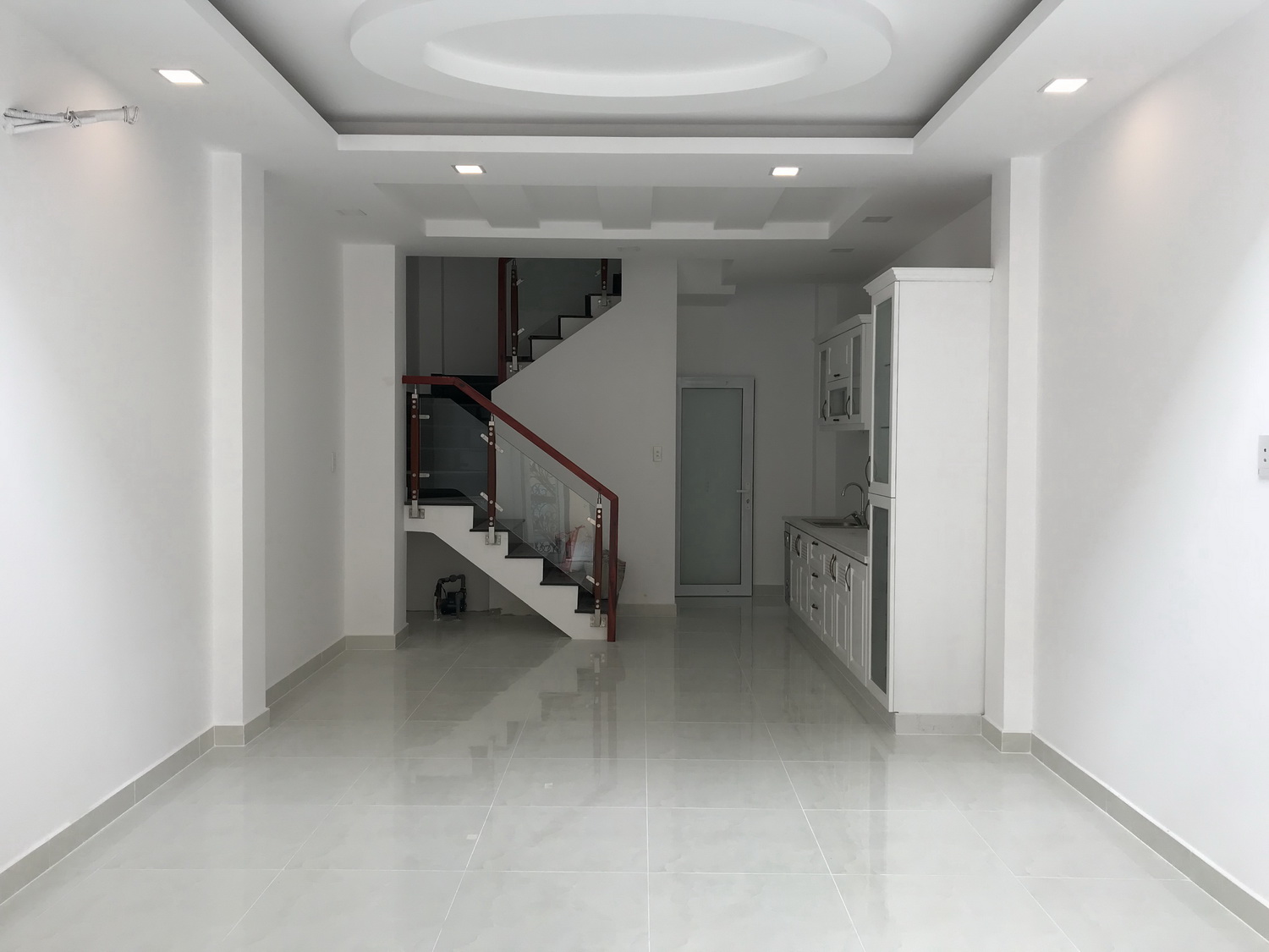 Nhà 3 lầu thiết kế Cổ điển hẻm ôtô 7 chỗ vào tận nhà Khu VIP Lê Quang Định, Quận Bình Thạnh